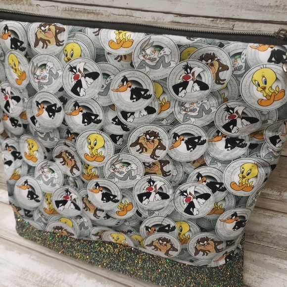 Looney Tunes Custom Crossbody - Picture 2 of 3